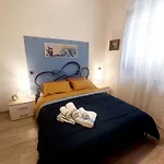 Casa Magenta Con Giardino E Bbq Ad דירה אסטי
