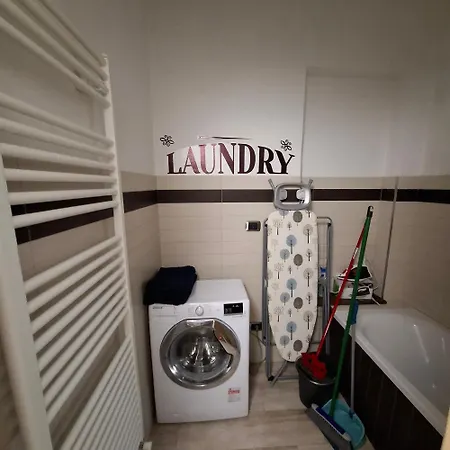 Casa Magenta 아파트 아스티