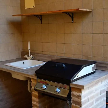 Casa Magenta Con Giardino E Bbq Ad Lägenhet