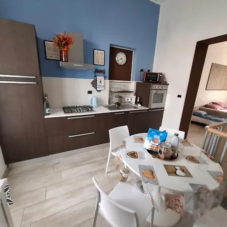 Casa Magenta Con Giardino E Bbq Ad Lägenhet *