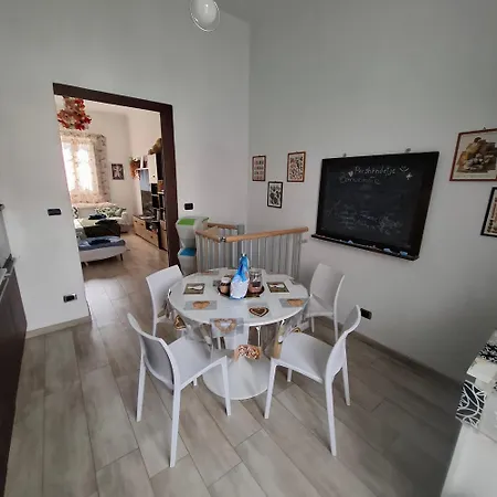 Casa Magenta Con Giardino E Bbq Ad Lägenhet