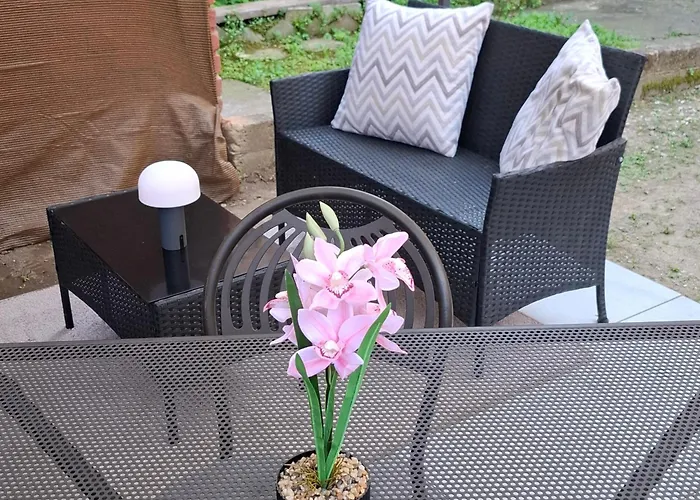 Casa Magenta Con Giardino E Bbq Ad Appartement
